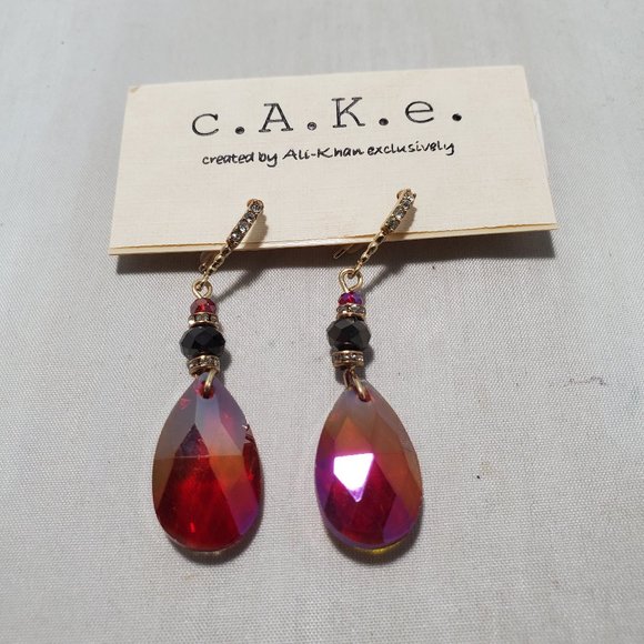 C.A.K.E garnet glass fish hook earring with rhinestones - Picture 3 of 4